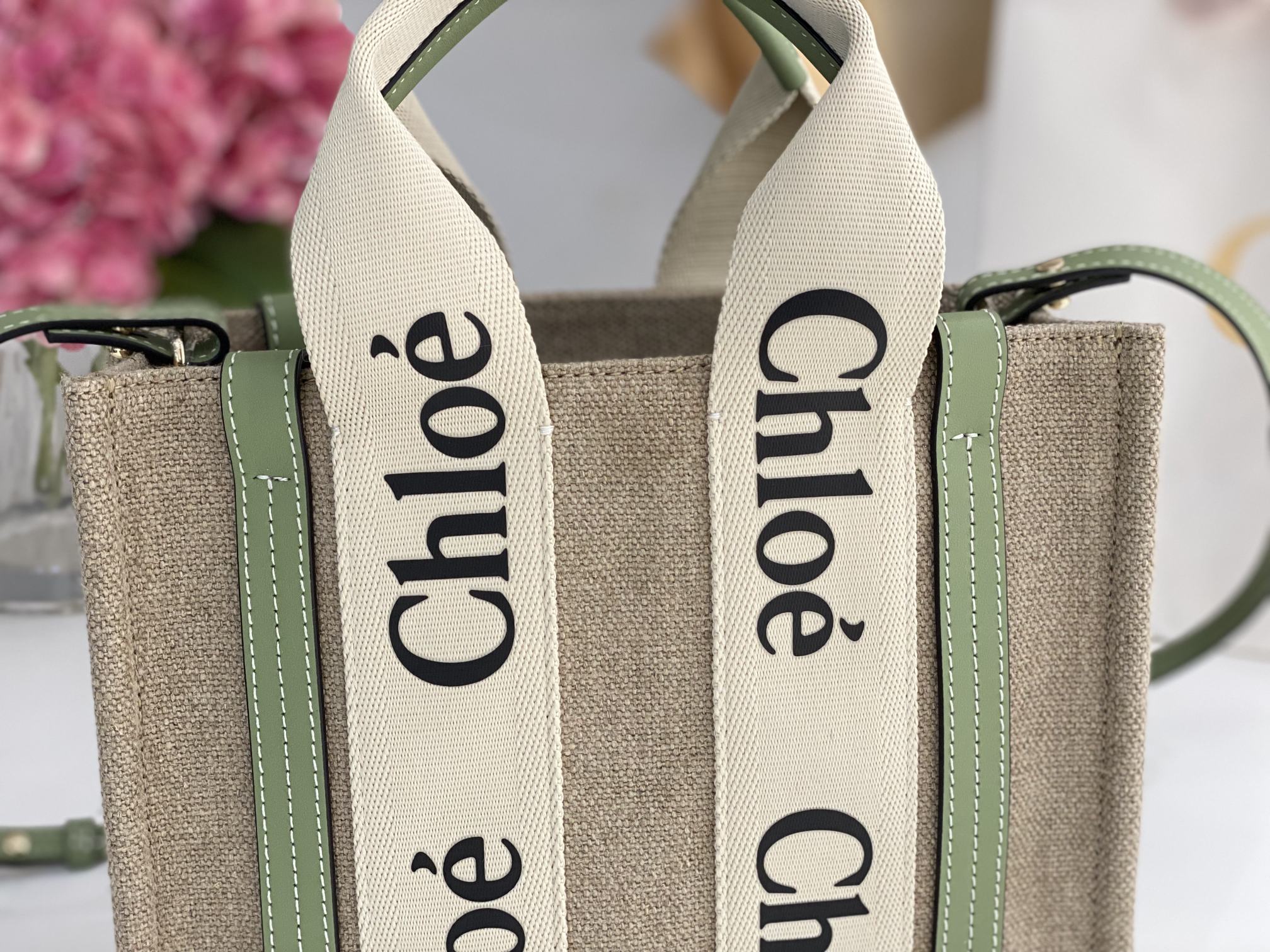 Chloe Small Woody Tote Bag In Linen